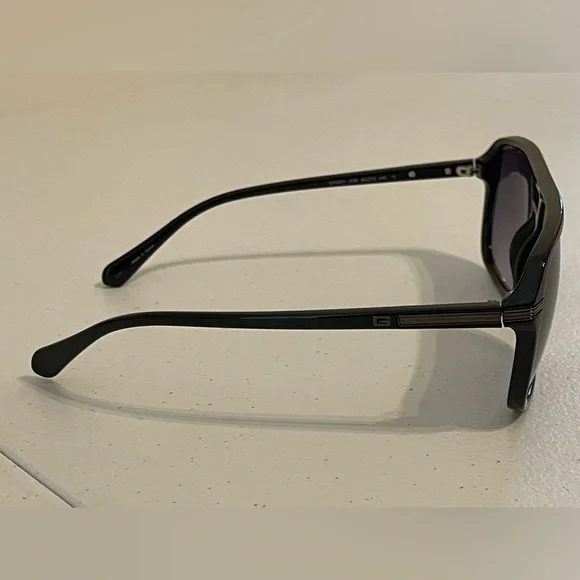 Guess GF5071 01B Shiny Black/Gradient Smoke Square Sunglasses. EUC - Picture 3 of 7